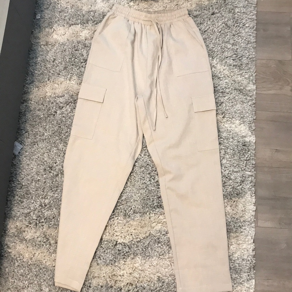 Prettylittlething cream trousers